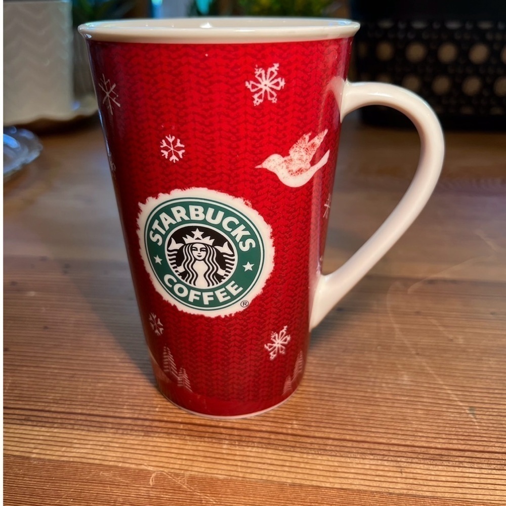 Vintage Starbucks Coffee Holiday 2008 Red
White Ceramic Christmas Tree Mug